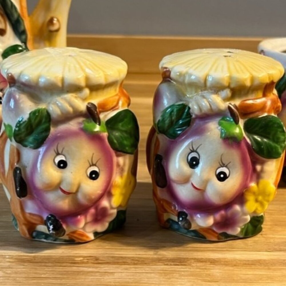 VTG  salt pepper creamer sugar set anthropomorphic beet turnip rutagbaga *READ**